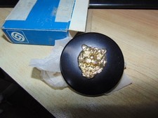 JAGUAR WHEEL HUB CAP BADGE 