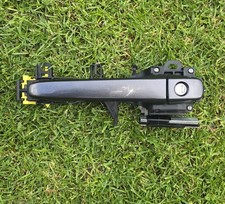 TOYOTA AVENSIS  2015-2018 DOOR HANDLE EXTERIOR (FRONT DRIVER SIDE)