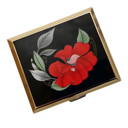 Beautiful vintage stratton - beautiful,