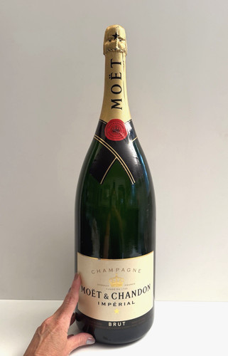 Huge vintage moet - 24",