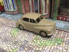 Dinky Toys Morris Oxford (repaint)