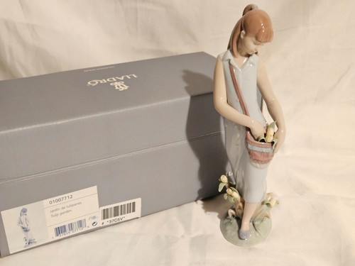 Tulip garden lladro figure - tulip,