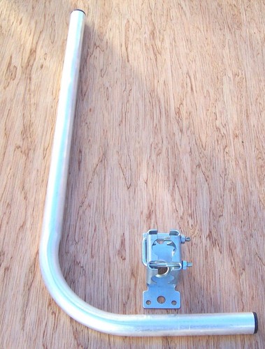 Antenna stub mast with - , bracket