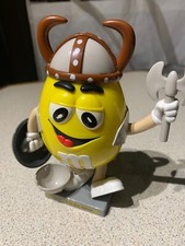 M&M Candy Erik the Yellow Viking Helmet Axe Collectable Mars Nederland