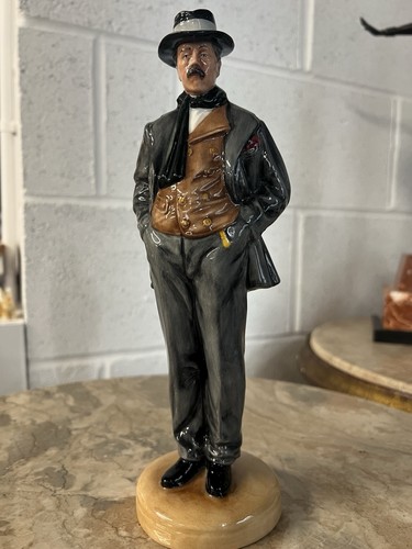 Royal doulton figurine - figurine, hn4360