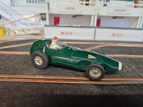 Airfix vanwall slot car - vanwall,
