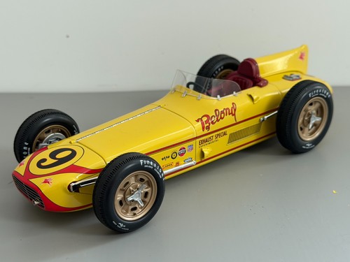 Carousel 5051 18 - 1:18, scale