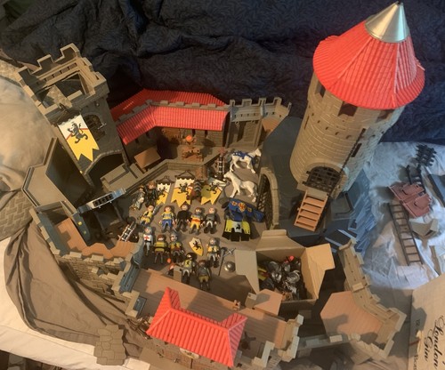 Huge playmobil castle knight - huge,