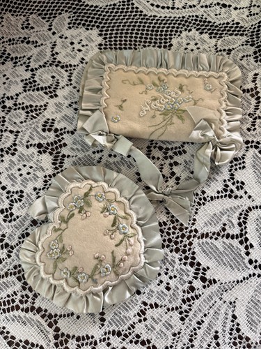 1900 silk embroidery - 1900,