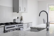 White sparkle quartz worktop