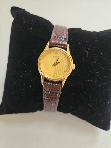 Vintage ladies seiko quartz - vintage,