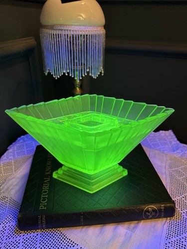 Art deco uranium glass - art,
