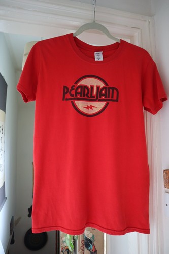 Pearl jam shirt size - t, s