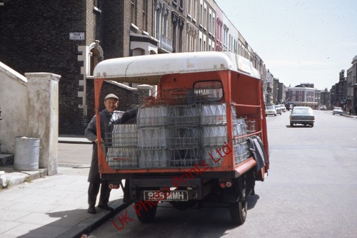 Photo 12x8 electric milk float - electric,