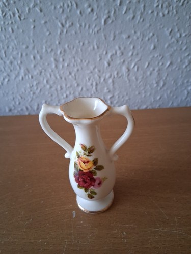 Royal albert cottage - albert, bone