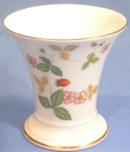 Wedgwood wild strawberry - wedgwood, small