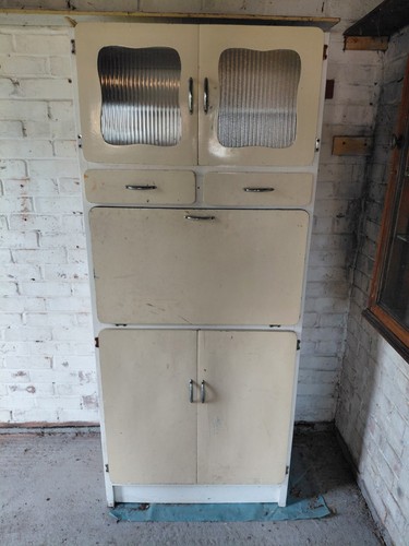 Vintage 1950s cream kitchen - cream,