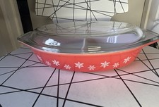 Vintage Pyrex snowflake red coral divided casserole oven dish JAJ  (UD)