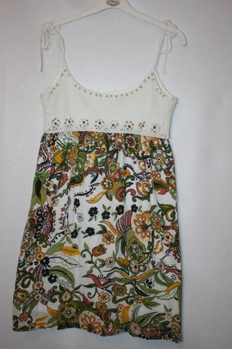 Size white patterned - 10,