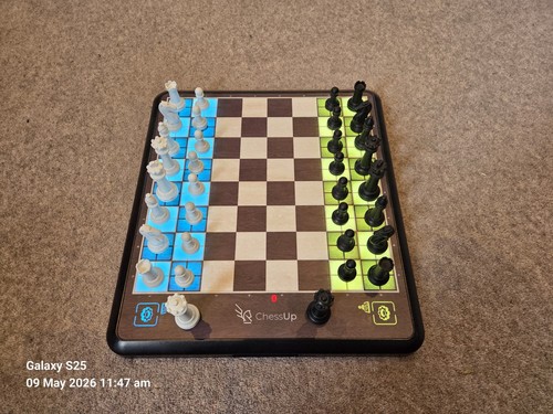 Bryghtlabs chessup smart chess - chessup,