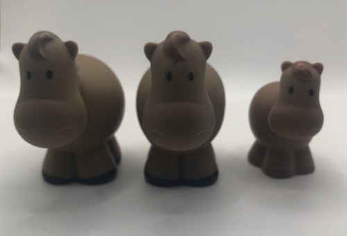 Happy land horse family - land,