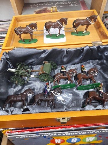 Britain diecast 40188 troop - diecast,