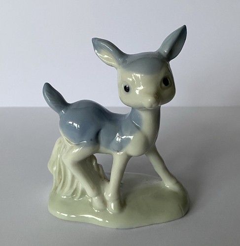 Vintage retro cute bambi - retro, deer