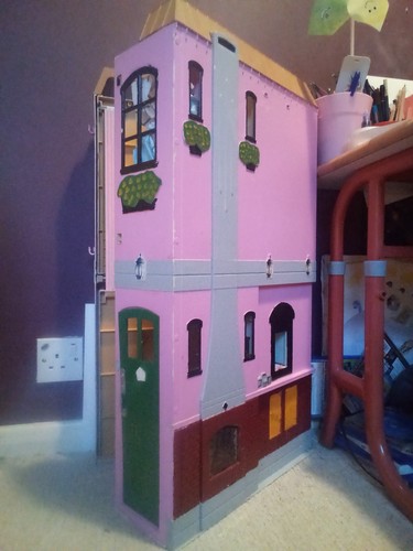 90s barbie town house - barbie,
