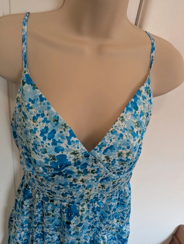 Quiz blue floral tiered - quiz,