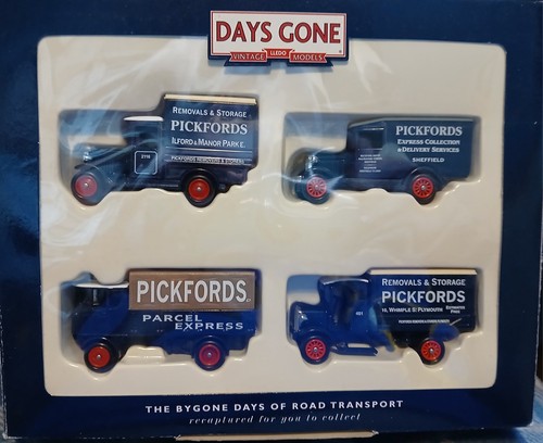 Pickfords removals vehicle - pickfords,