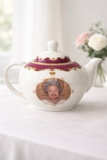 Royal Crest Queen Elizabeth II