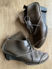 TRIPPEN QUIRKY BROWN LEATHER