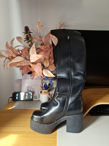 Brand new lamoda black chunky - black,