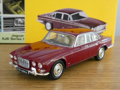 Corgi lledo vanguards jaguar - corgi,