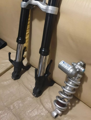 Yamaha 2006 full suspension - r1,