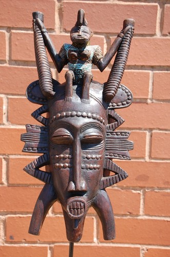 Senufo kepeliyee lady face - kepeliyee, 'lady'