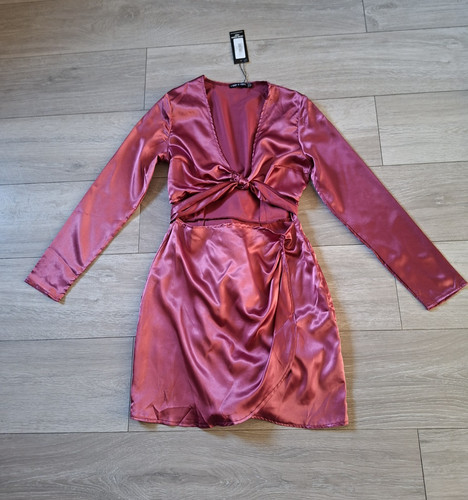 Saw first pink satin - saw,