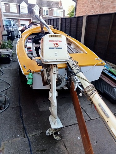 Gp14 sailing dinghy with 5 - gp14,