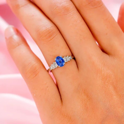 Ceylon blue sapphire - blue,