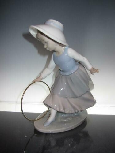 Lladro nao figurine girl - nao, "girl