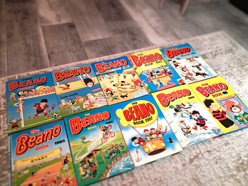 Thomson the beano book - d.,