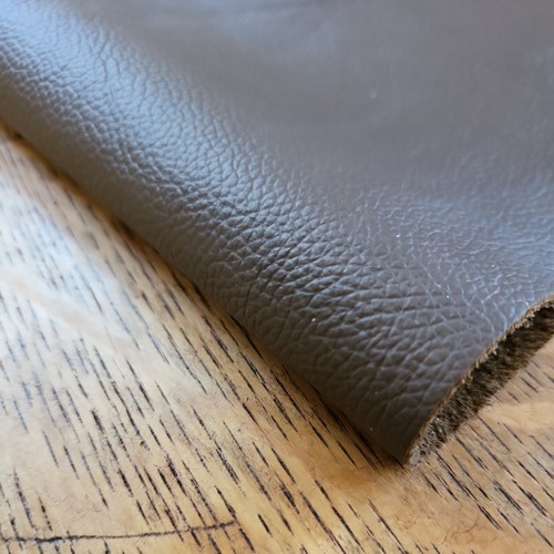 Brown 100 crest - brown, leather