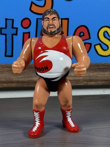 Wwf hasbro typhoon near - wwf,