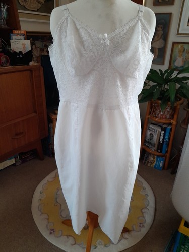 Vintage noisy nylon - lace, slip