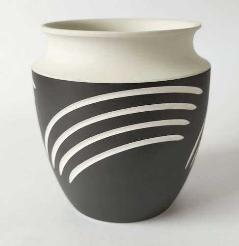 Wedgwood jasper black - wedgwood, symmetry