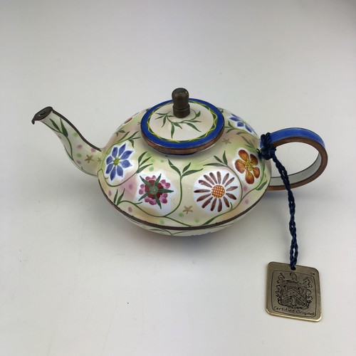Charlotte vita teapot - vita,