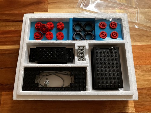 Lego motor with wheels - 4,5v,