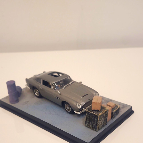 Aston martin db5 goldfinger - martin,