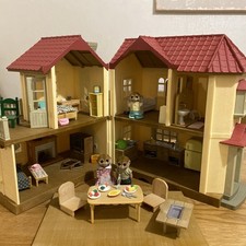 Sylvanian Families Beechwood Hall Light up Fire & TV-Furniture & Meerkat Family