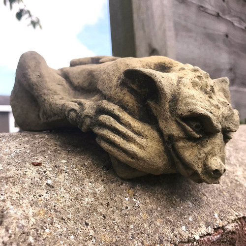Shelf gargoyle - shelf,